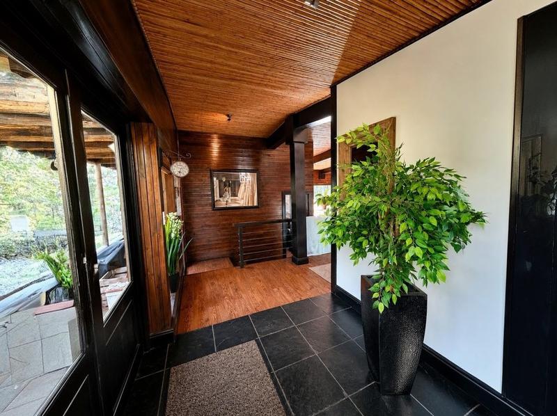 4 Bedroom Property for Sale in Wilderness Heights Western Cape